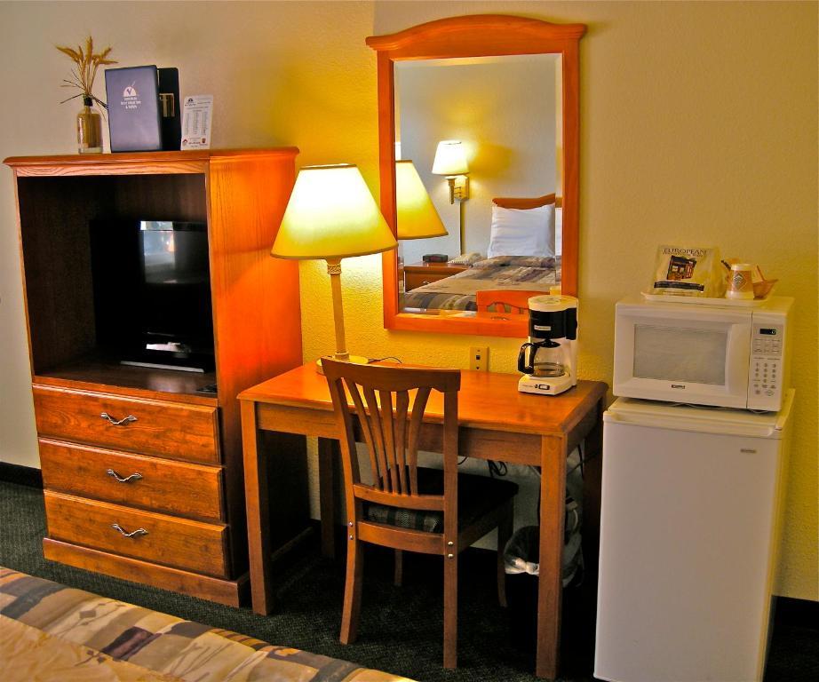 Americas Best Value Inn - Pendleton Exterior photo