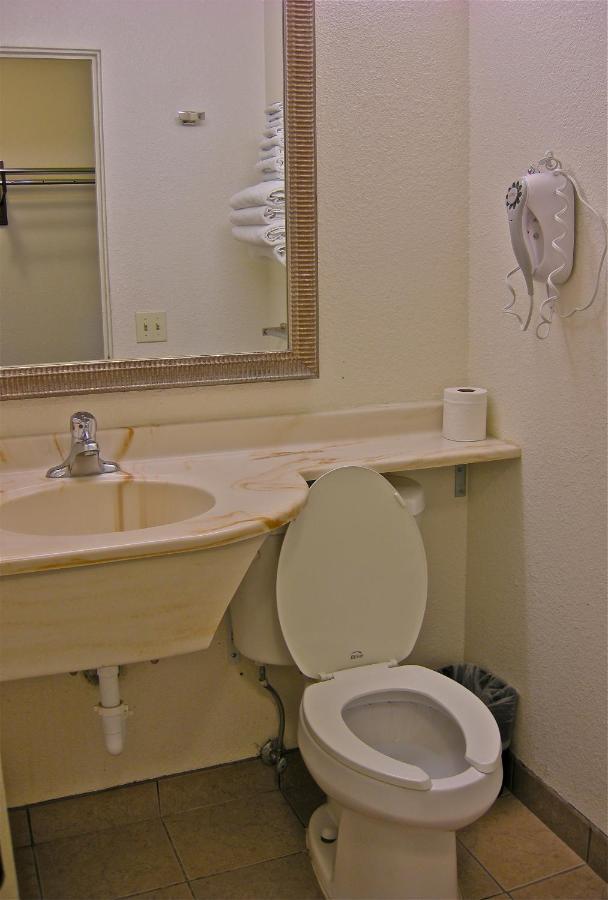 Americas Best Value Inn - Pendleton Room photo